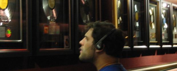 Koptelefoon of oortelefoon voor uw audiotour?
